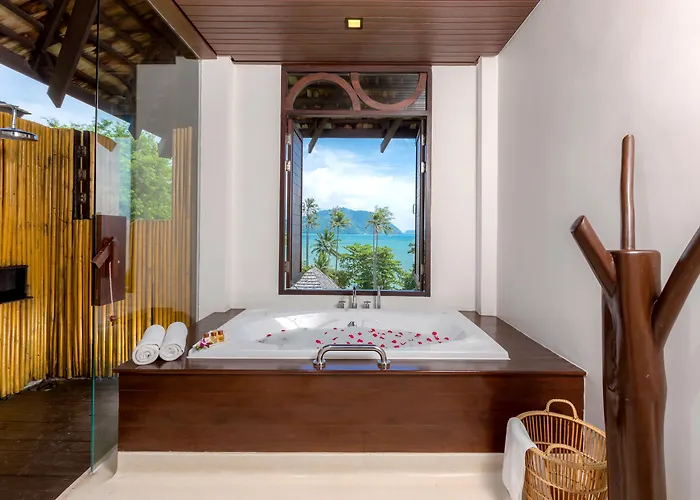 Rawai hotels near Rawai Park
