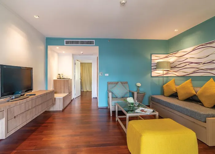 Kamala Beach hotels near Surin Beach